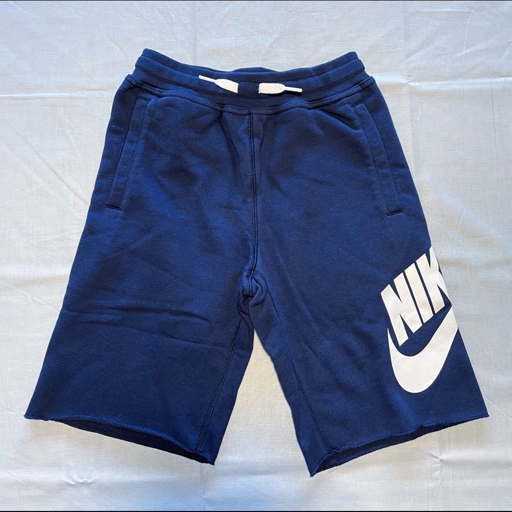 Nike Navy Blue Shorts for Boys Size Small